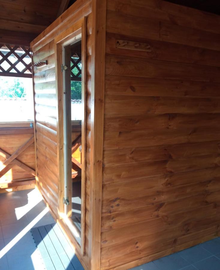 Mediterran Apartman Es Vendeghaz Hajdúszoboszló Exterior foto