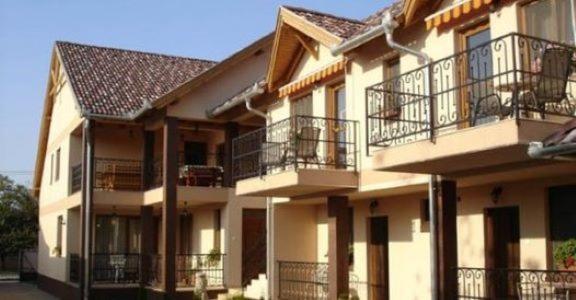Mediterran Apartman Es Vendeghaz Hajdúszoboszló Exterior foto