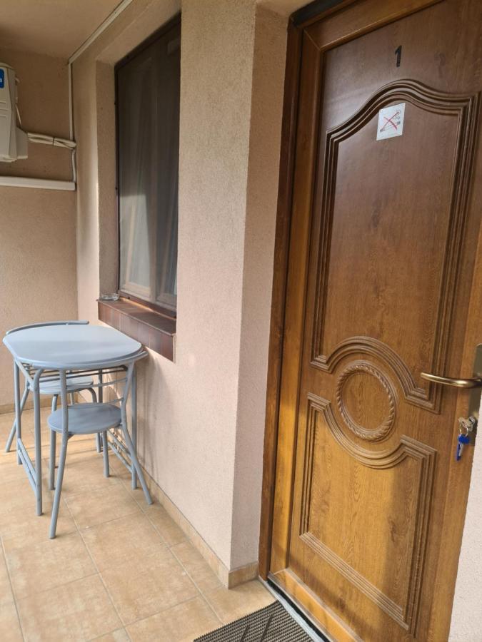 Mediterran Apartman Es Vendeghaz Hajdúszoboszló Exterior foto