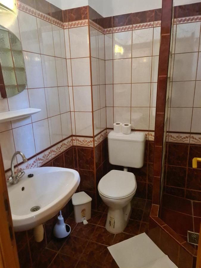 Mediterran Apartman Es Vendeghaz Hajdúszoboszló Exterior foto