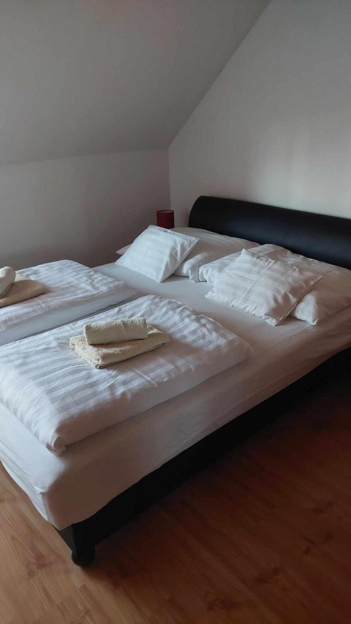 Mediterran Apartman Es Vendeghaz Hajdúszoboszló Exterior foto